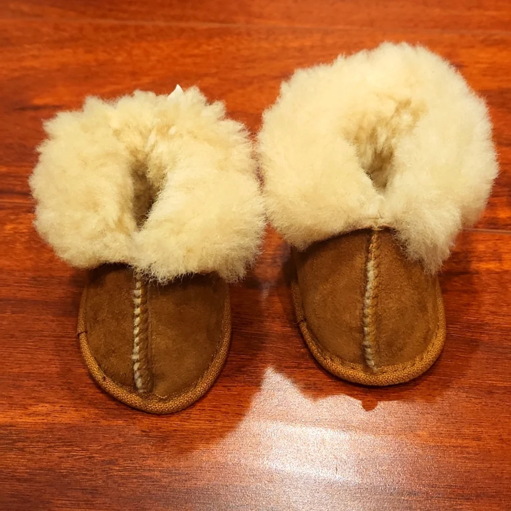 NWOT Made in New Zealand Baby Boots size S